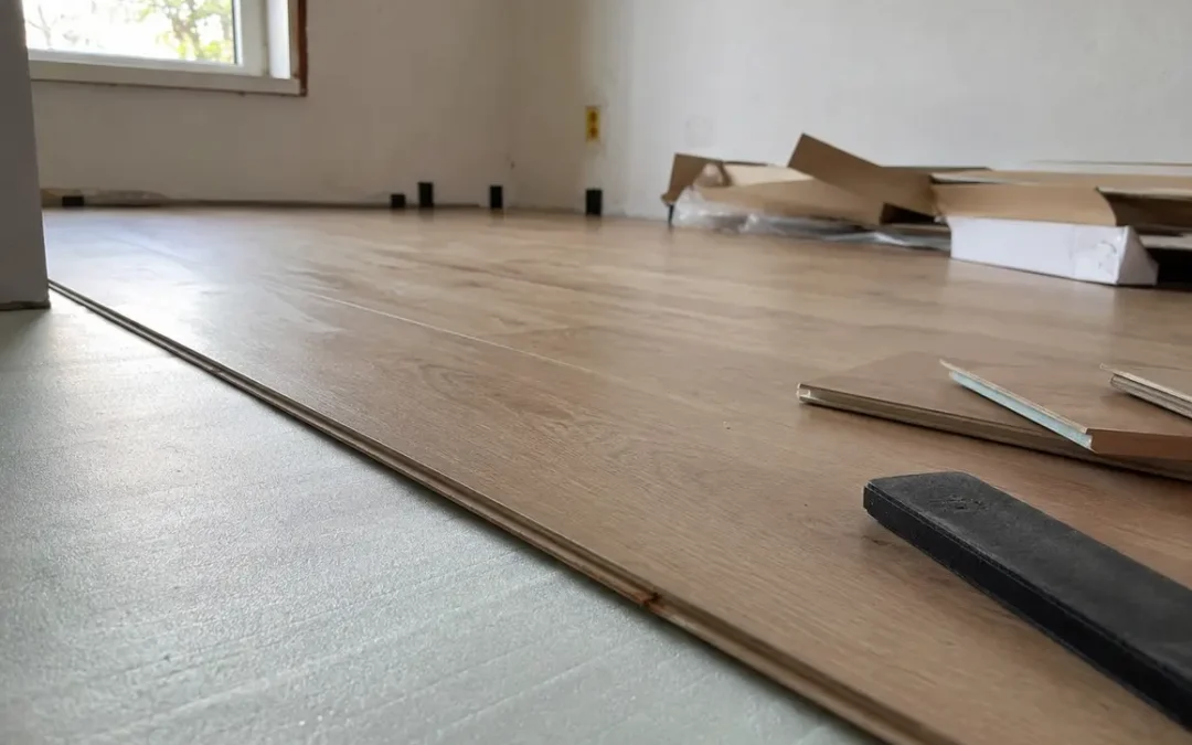 Prix de pose d&rsquo;un parquet flottant : tarifs au m² en 2026