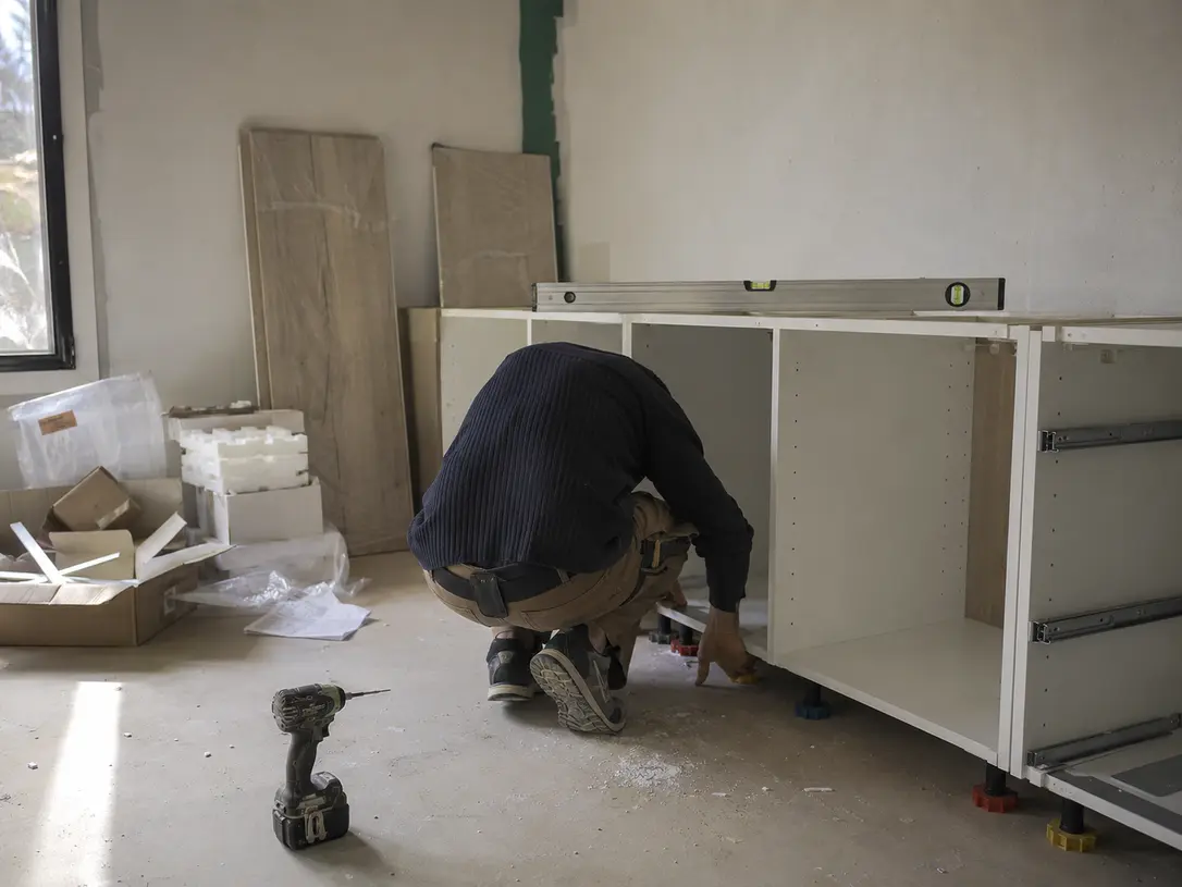 Montage et réglage des meubles d’une cuisine équipée