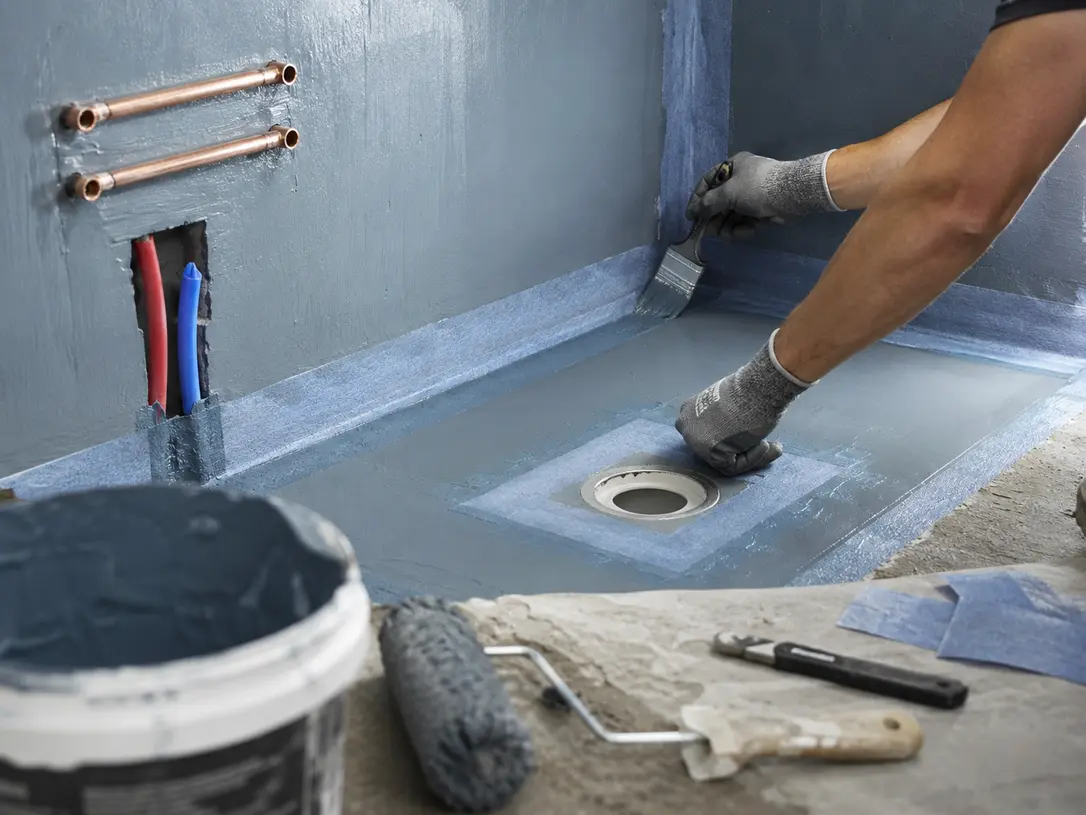 Travaux de plomberie et d’étanchéité dans une salle de bain